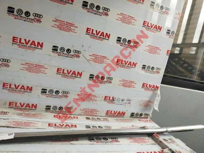 8W8853284 - SÜS ÇITASINA SAHIP CAM AĞIZ