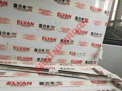 8W0853283 - SÜS ÇITASINA SAHIP CAM AĞIZ