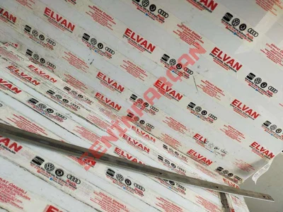 8E0853954 - KAPI KORUMA ÇITASI - İkinci El Orjinal
