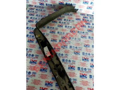 8P3867977A - BAGAJ KAPAĞI KAPLAMASI