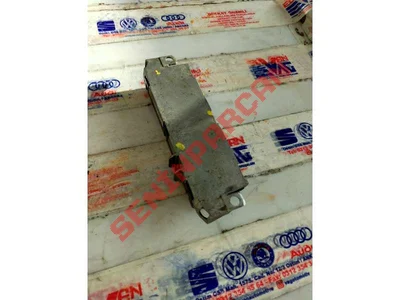 8K5035225AA - ANTEN GÜÇLENDIRICISI