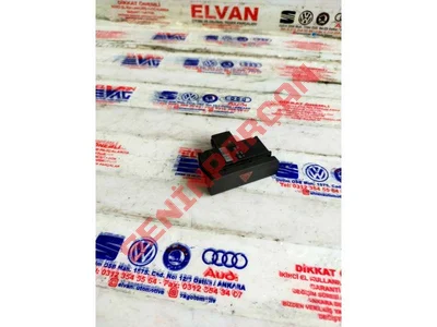 1J0947105A - İÇ VE OKUMA LAMBASI - İkinci El Orjinal