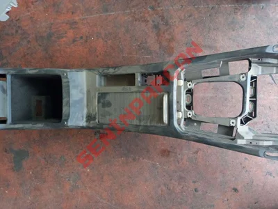 3G1863241C - ORTA KONSOL