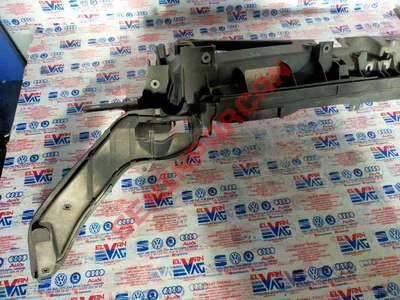 8V0805588 - ON PANEL