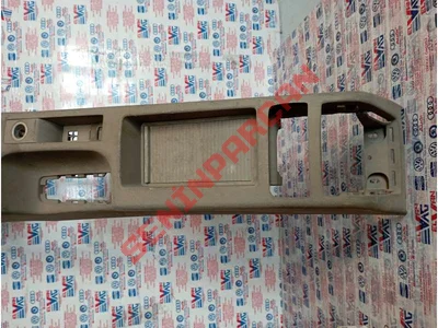 8P0863284C - ORTA KONSOL RAFI