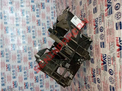 8P0858005D - DIKIZ AYNASI MUHAFAZASI