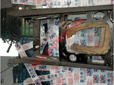 7L6863243K - ORTA KONSOL