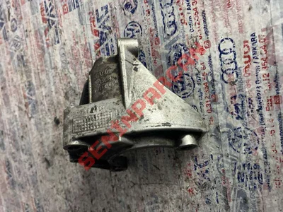 06E145393A - KANATLI POMPA IÇIN TUTUCU