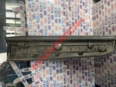 4M0853960F - KAPI KORUYUCUSU