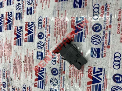 7L6919281 - PARK YARDIMI DÜĞMESI