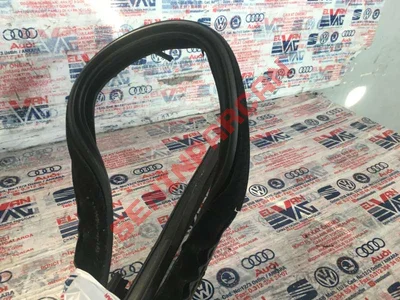 3B0837431 - CAM KILAVUZU - İkinci El Orjinal