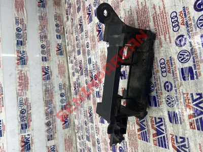 8P0937546B - SOKET MUHAFAZASI TUTUCUSU