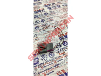 8E0972714 - DÜZ SOKET MUHAFAZASI