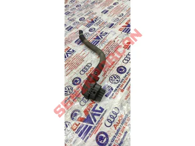 8K0973205 - KABLO SOKETI