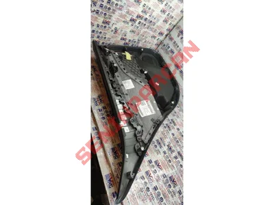 5E6867212 - KAPI KAPLAMA PANELİ SAĞ - İkinci El Orjinal