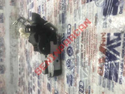 5E3827505 - BAGAJ KAPUT KİLİDİ