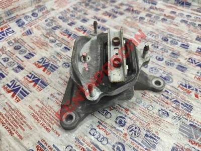 8K0399151DB - TRAVERS TAKOZU