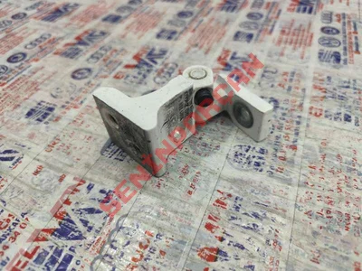 8P4833401A - KAPI MENTESESI