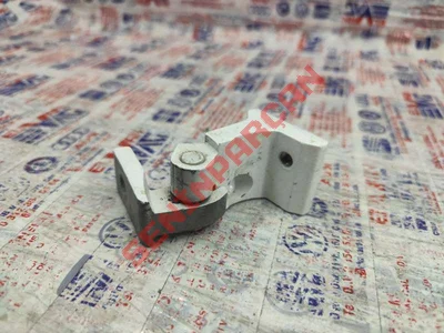 8P4833401A - KAPI MENTESESI