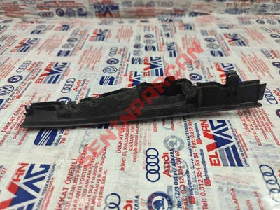 8W0971871H - KABLO SOKETI