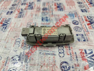 3B0951171D - ULTRASONİK SENSÖRÜ OLAN