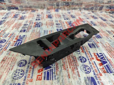 57B867171 - TUT.KAPA.ÜST PARÇASI