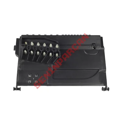 6Q0937550F - AKÜ KORUYUCUSUNA SAHİP