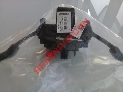 2Q0953507C - DİREKSİYON KOLU KOMB. ŞALTERİ - İkinci El Orjinal