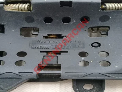 8W0837811A - KAPI KOLU BRAKETI