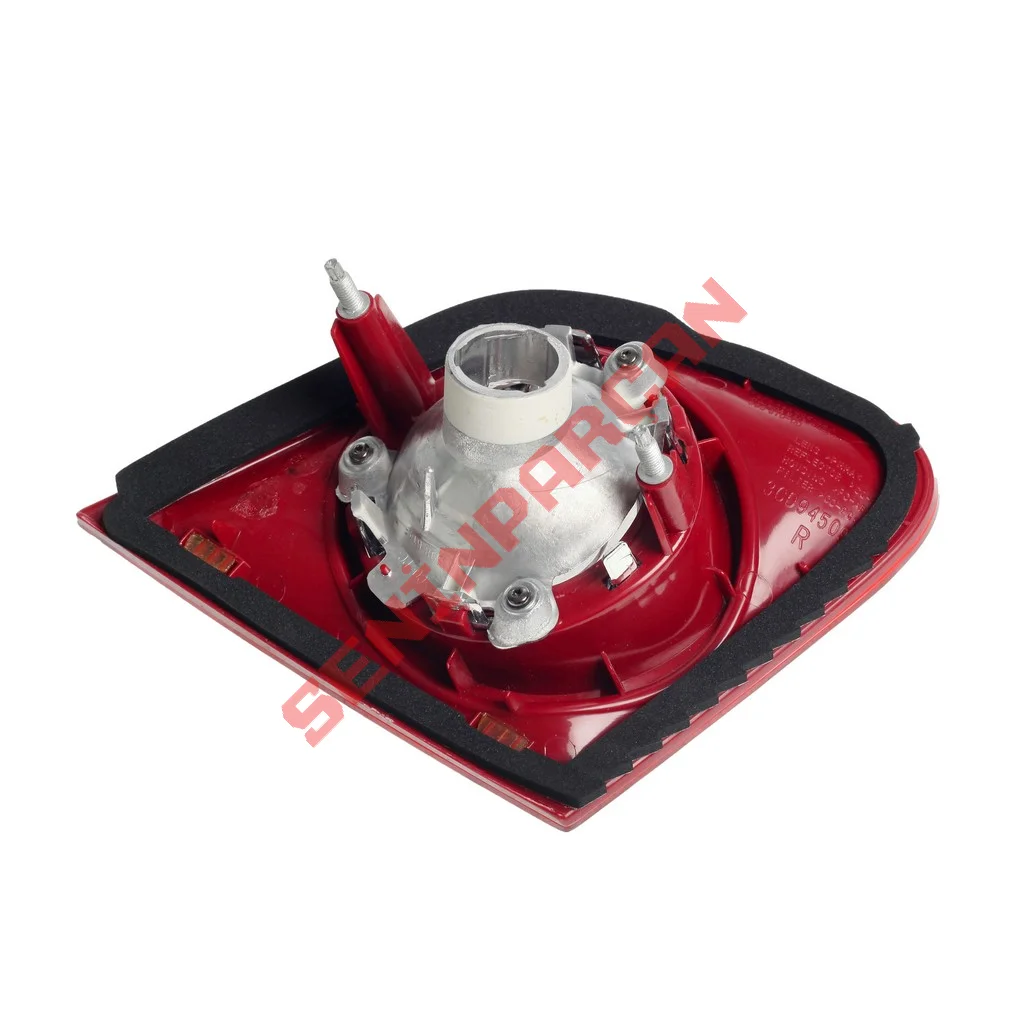 3C5945094C - STOP LAMBASI İÇ SAĞ PASSAT 2006-