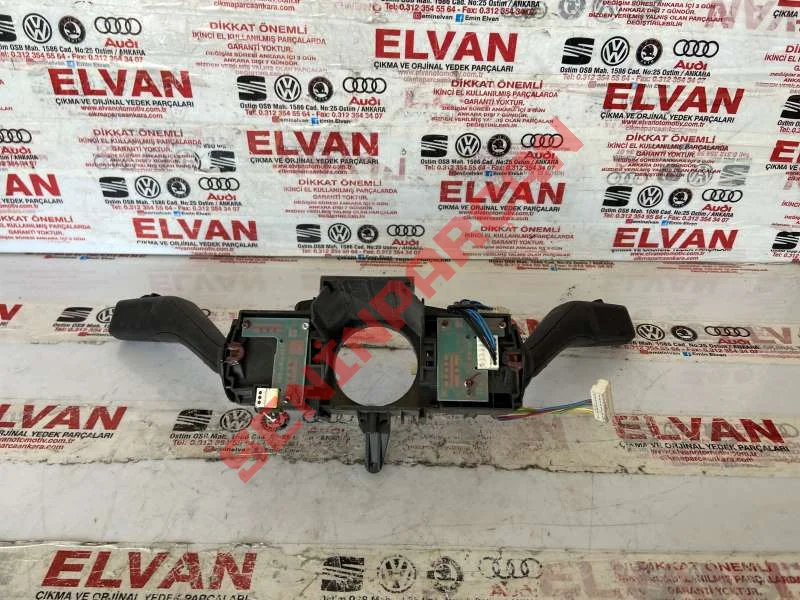 5K0953507AH - DİREKSİYON KOLU KOMB. ŞALTERİ