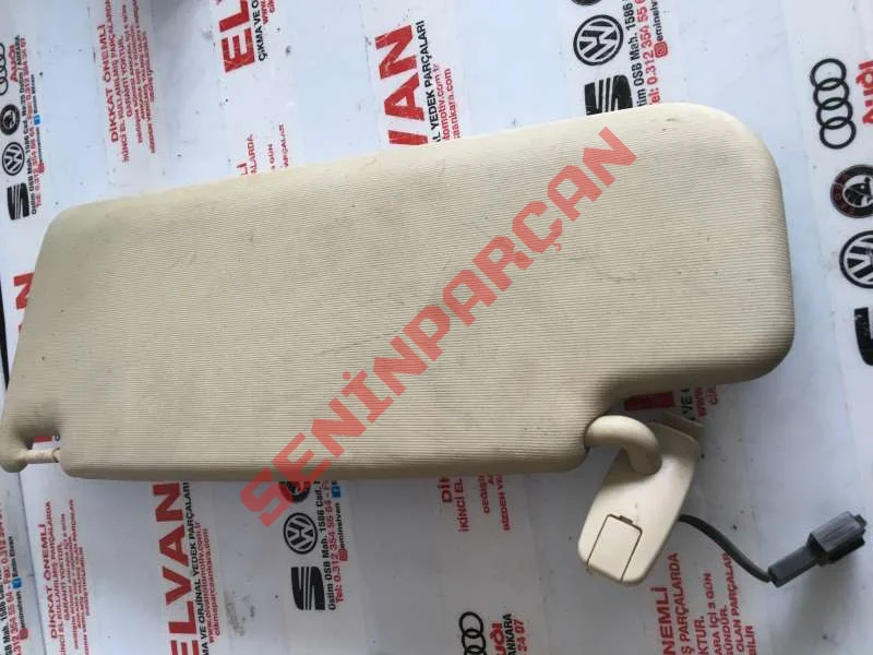 3T0857552F - AYDINLATMALI AYNASI BULUNAN