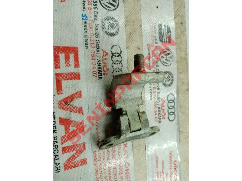 1J0827301 - KAPAK MENTEŞESİ