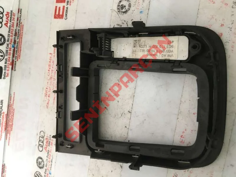 5C7713203H - VİTES KAPAĞI