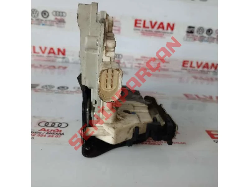 8K0839015 - KAPI KILIDI