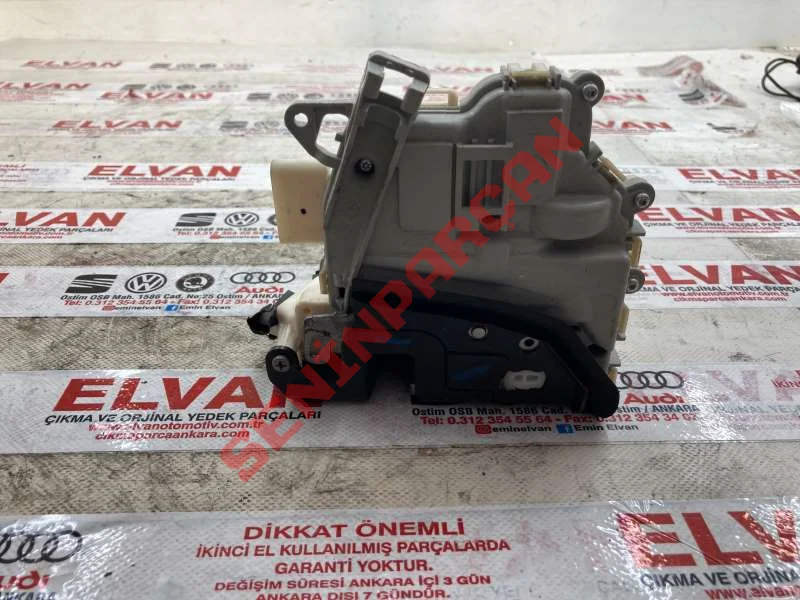 8J1837016E - KAPI KILIDI