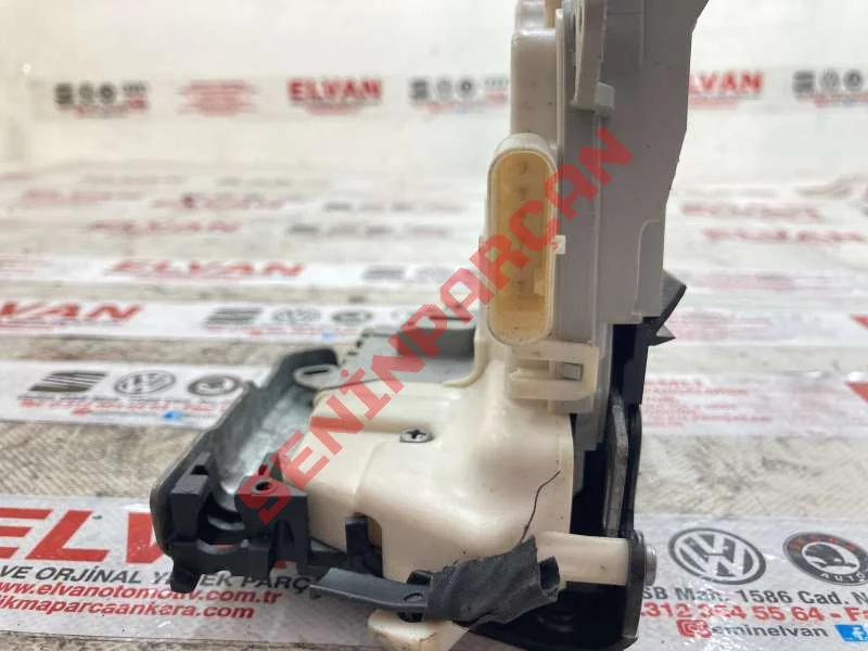 8J1837016E - KAPI KILIDI