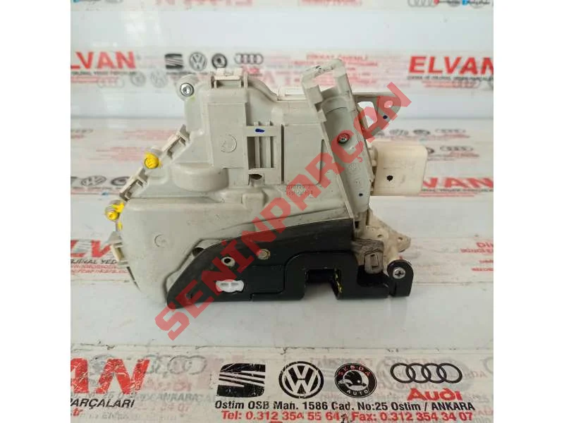 8J1837015C - KAPI KILIDI