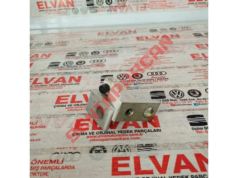 8K0831402P - KAPI MENTESESI