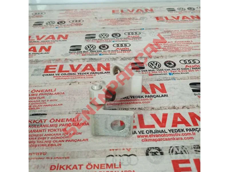 8K0831402P - KAPI MENTESESI