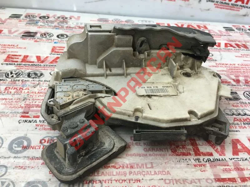 5K4839015F - KAPI KILIDI