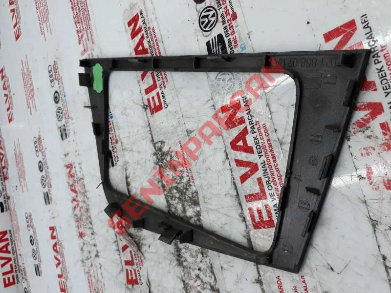 1P1858071A - BLENDAJ