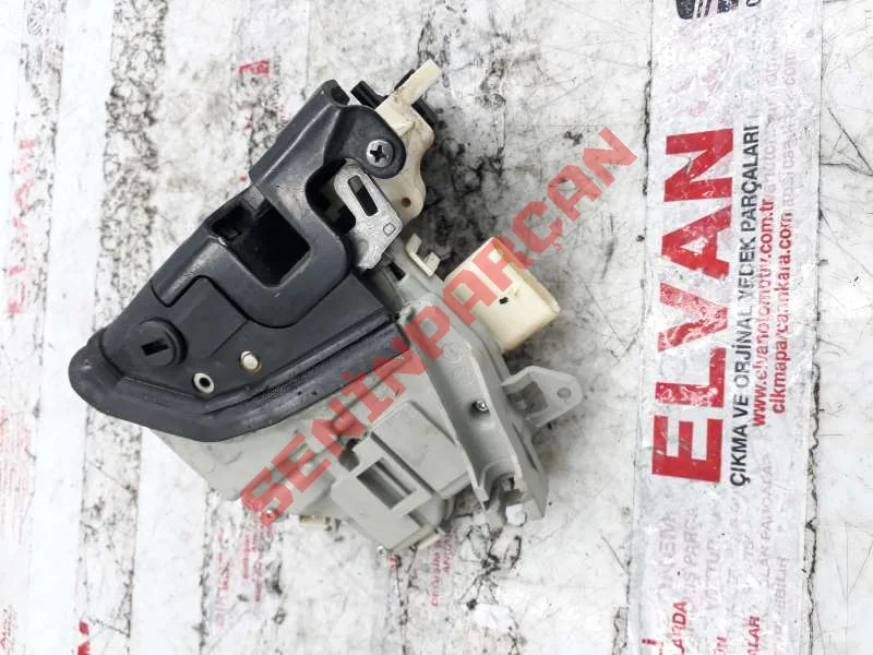 8K0839016 - KAPI KILIDI