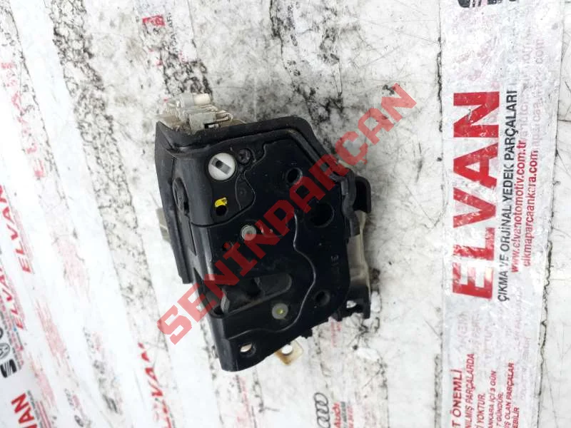 8K0839016 - KAPI KILIDI