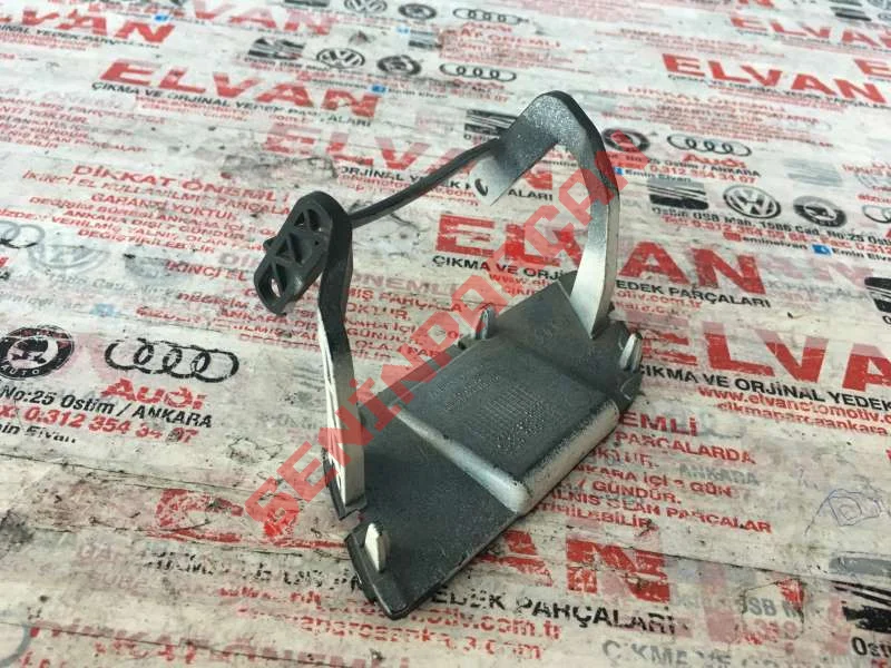 8R0955276 - KORUMA KAPAĞI