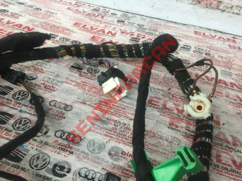 4L0937545A - SOKET MUHAFAZASI TUTUCUSU