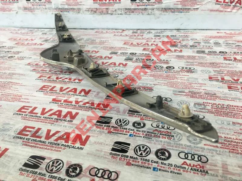 5J0853633C - PANEL AMBLEM ON