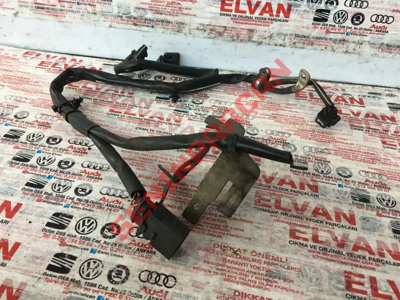 6R0971858C - TUTUCU SAC