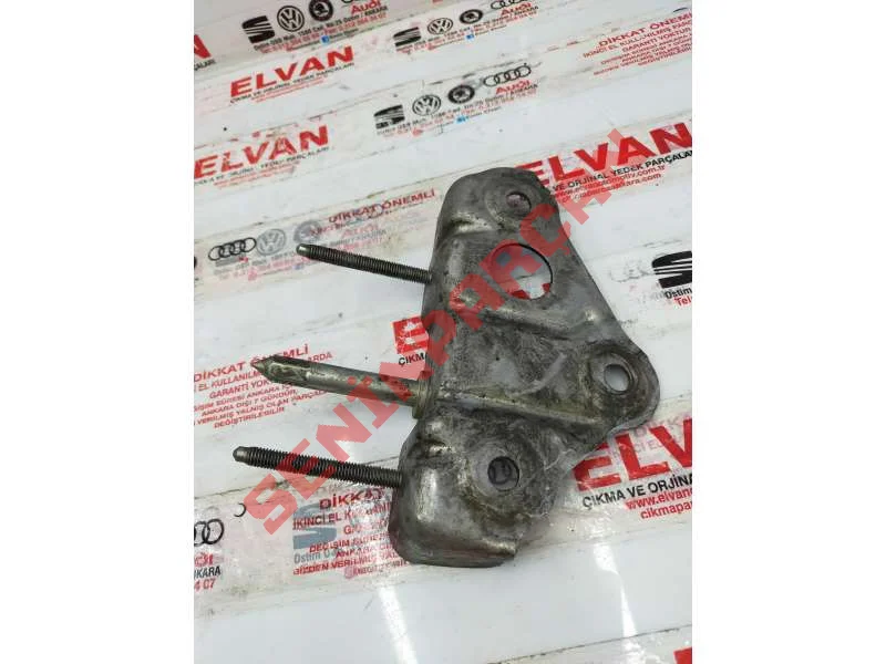 1T1857021A - TRAVERS IÇIN TUTUCU