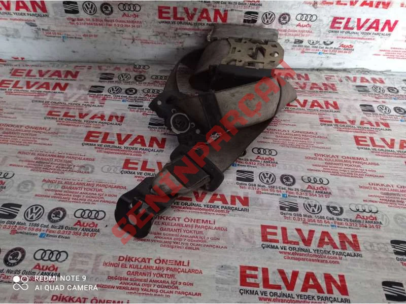 1M0857706A - BASMALI TUŞ KILIDINE SAHIP